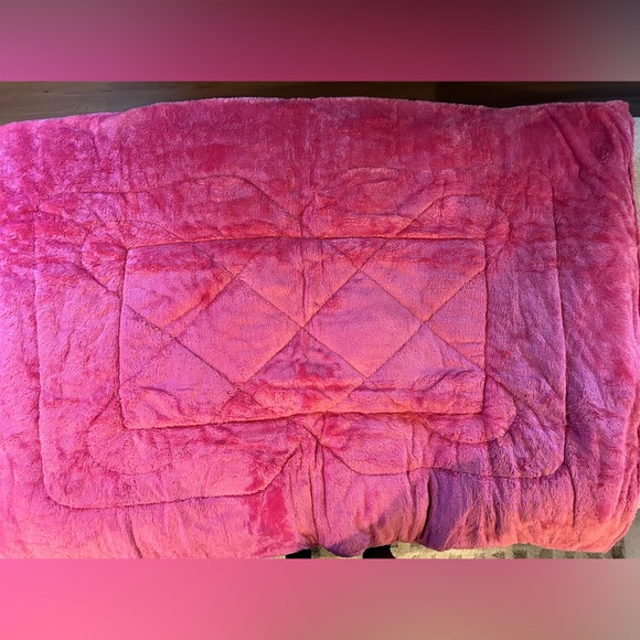 Hello Kitty Pillow/Throw Blanket New!!🩷😻 - Picture 3 of 4